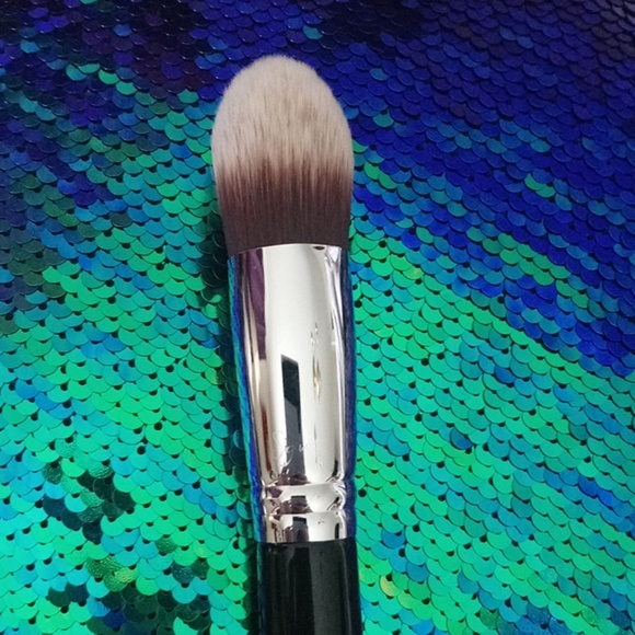❌TRADED❌ Sigma F86 tapered kabuki concealer brush - Picture 3 of 4